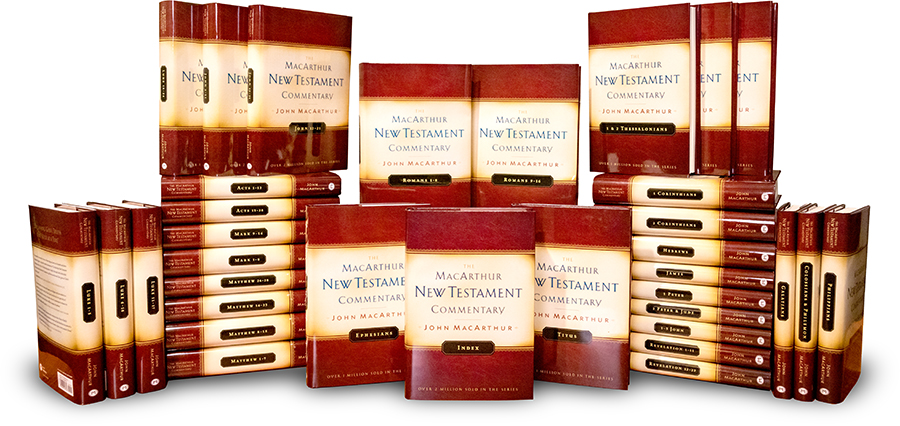 The MacArthur New Testament Complete 33-Volume Commentary Set Plus Index (Hardcover)